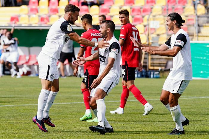 PADANG MEDIA - Hasil DFB Pokal: Leverkusen Sikat Elversberg 3-0